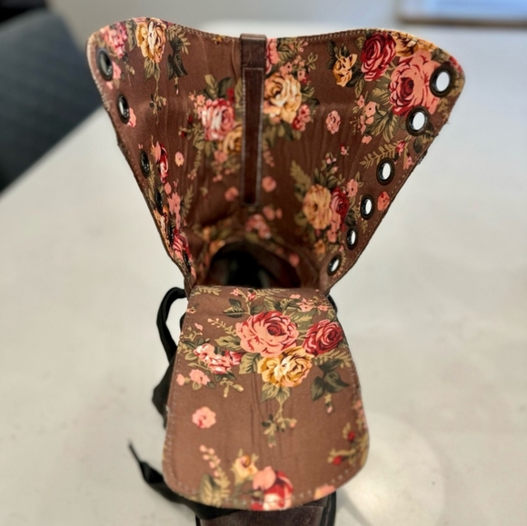 Dr. Martens 1914 Triumph Brown Fold-over Lace-Up Boots - Picture 9 of 14